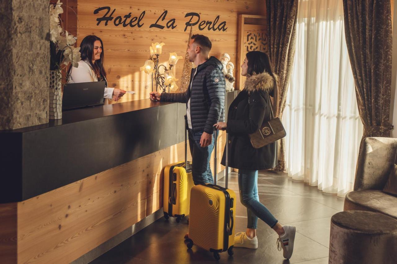 Hotel La Perla Andalo Esterno foto